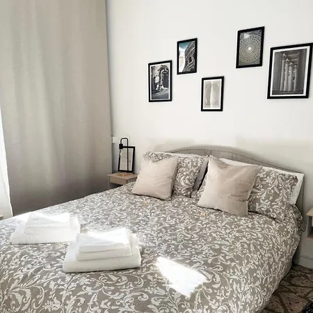 Mopy Luxury * Rome