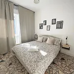 Apartment Mopy